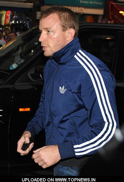 Guy Ritchie  at 2009 "Hoping's Got Talent" - Arrivals