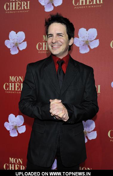  Hal Sparks at Mon Cheri Barbara Day 2011 Charity Event - Arrivals