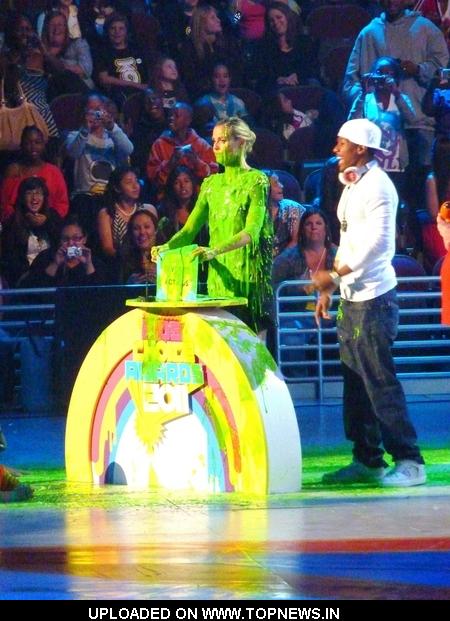 heidi klum kids choice awards. Heidi Klum and Nick Cannon at