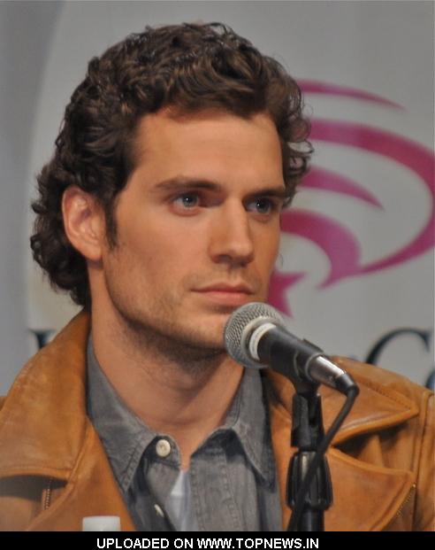 Henry Cavill at 2011 WonderCon Day 2 Submitted by Kiran Pahwa on Mon 