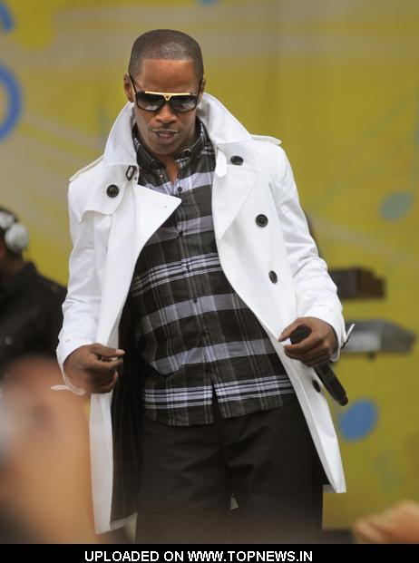 Jamie Foxx  at Performs on Good Morning America Summer Concert Series - June 19, 2009