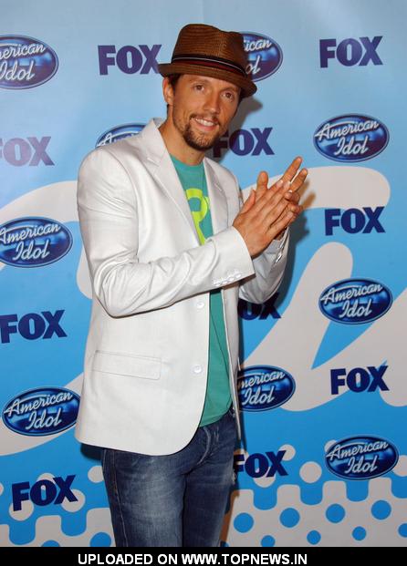 Jason Mraz at 2009 American Idol Finale - Press Room