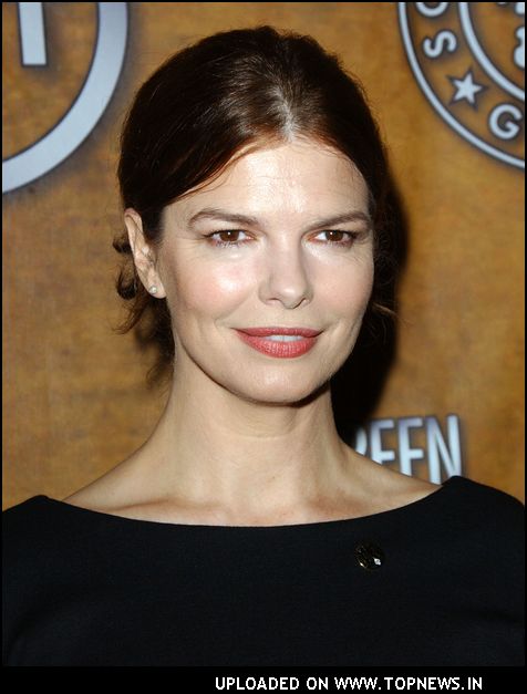  Jeanne Tripplehorn a la Big Love and while I AM part of a polygamist 