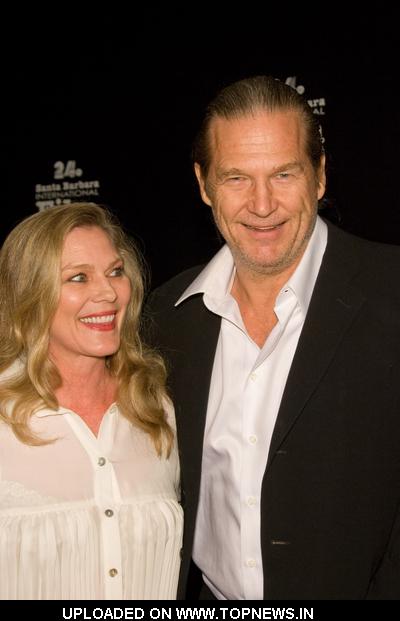 Jeff Bridges at Event: 24th Annual Santa Barbara International Film Festival Opening Night Film "Nothing but the Truth" - Arriva