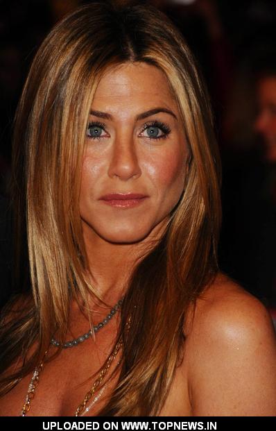 Jennifer Aniston  at "Marley & Me" UK Premiere - Arrivals