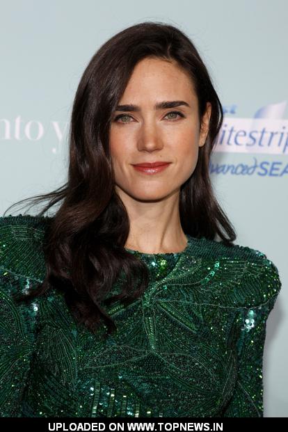 Jennifer Connelly at "He's Just Not That Into You" World Premiere - Arrivals