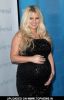 Jessica Simpson Shows Off Pregnant Belly