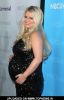 Jessica Simpson Shows Off Pregnant Belly