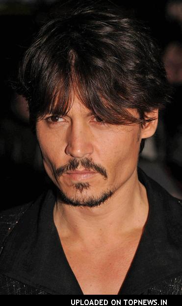 Johnny Depp at "Sweeney Todd" London Premiere - Arrivals