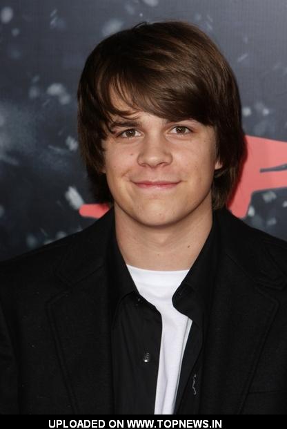 Johnny Simmons Pictures