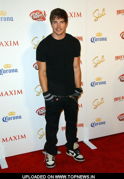 EXTREMLY hot josh hutcherson hot extremly hot