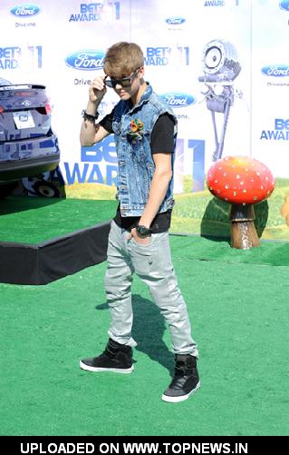 Justin Bieber at the 2011 BET Awards Justin Bieber at the 2011 BET Awards