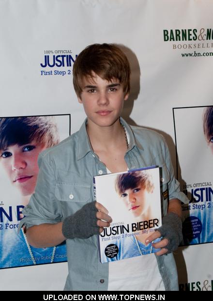 quot;Justin Bieber: First Step 2 justin bieber book signing. quot;Justin Bieber: First Step 2