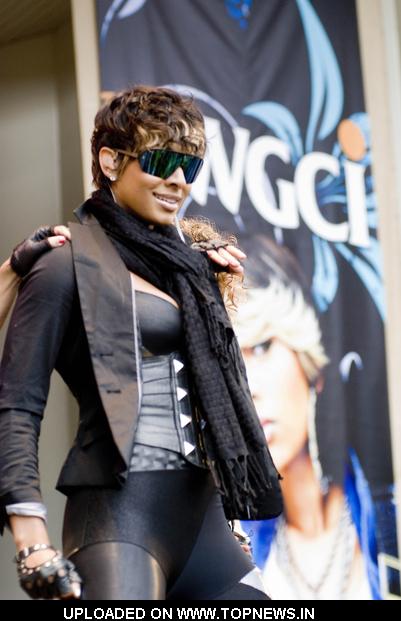 Keri Hilson at Taste of Chicago 2009, WGCI Radio Chicago Present Keri Hilson and Ne-Yo - July 1, 2009