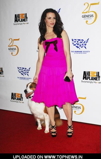 Kristin Davis at 25th Anniversary Genesis Awards - Arrivals