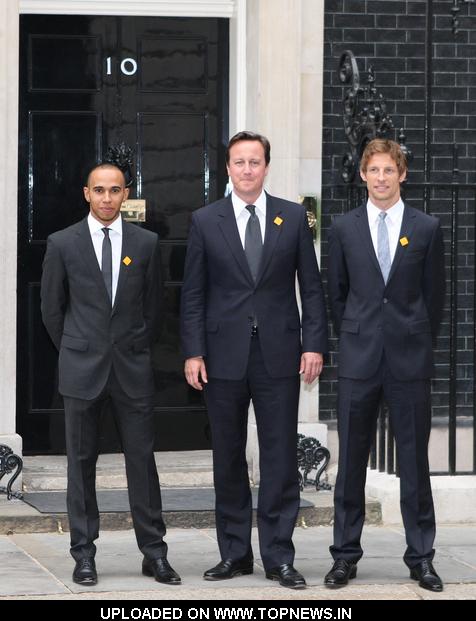 ¿Cuánto mide Lewis Hamilton? - Estatura y peso - Real height Lewis-Hamilton-David-Cameron-Jenson-Button