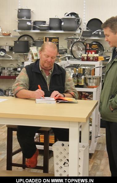 Mario Batali "Molto Batali: Simple Family Meals from My Home to Yours" Book Signing at HomeGoods in New York City Mario Batali "Molto Batali: Simple Family Meals from My Home to Yours" Book Signing at HomeGoods in New York City