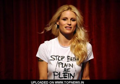 Michelle Hunziker at "Mi Scappa Da Ridere" Photocall at Teatro Sistina in Rome
