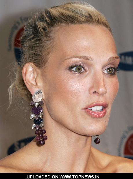 Molly Sims at 8th Annual Samsung Four Seasons of Hope Gala - Arrivals