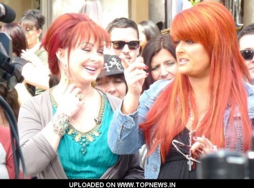 naomi judd wynonna judd. Wynonna Judd and Naomi