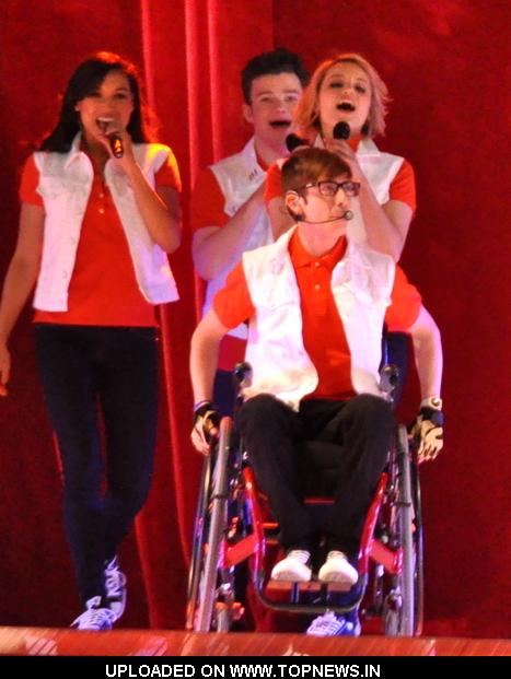 Dianna+agron+glee+live+london