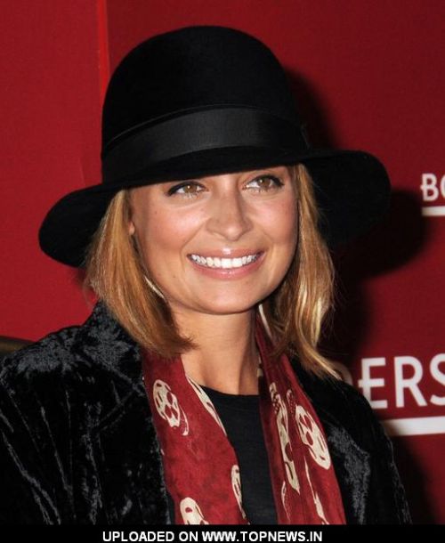 Nicole Richie "Priceless: A Novel" Book Signing at Borders in New York City on September 28, 2010 Nicole Richie "Priceless: A Novel" Book Signing at Borders in New York City on September 28, 2010