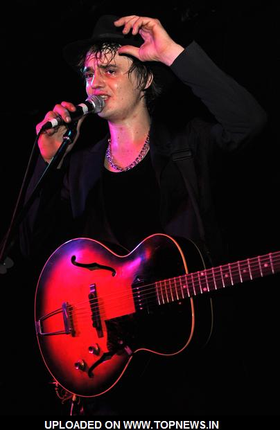 Pete Doherty at Pete Doherty in Concert at Mass in Brixton - May 27, 2008
