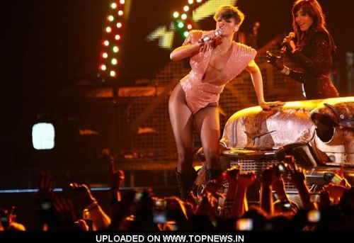 Rihanna in Concert at the LG Arena in Birmingham - May 7, 2010