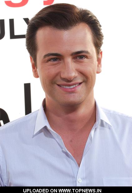 Robert Luketic at "The Ugly Truth" Los Angeles Premiere - Arrivals