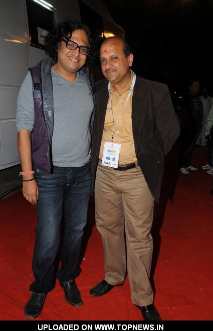 Sameer Tandon with Anil Garg at Music Heals Concert held at Andheri Sports Complex in Mumbai