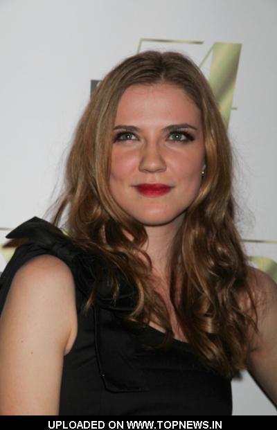 Sara Canning - Images Gallery