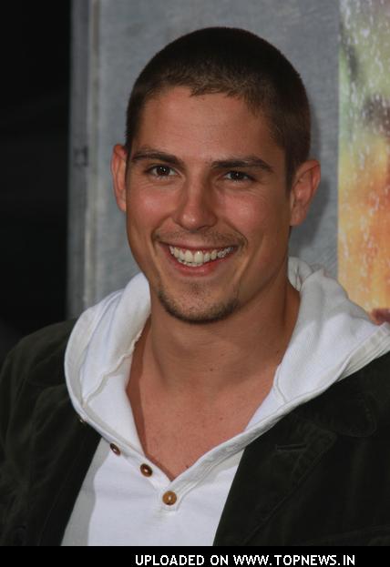 Sean Faris - HD Wallpapers