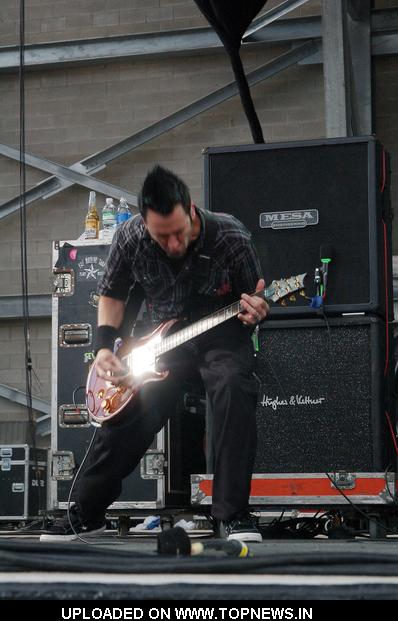 seether album cover. hits Seether+holding+on+to