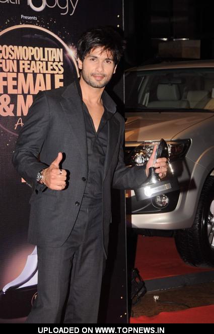 Shahid Kapoor at Cosmopolitan Fun Fearless Awards 2012