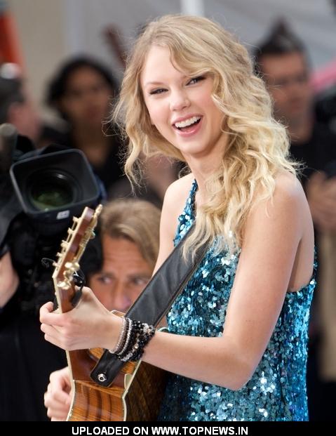 Event:Taylor Swift in Concert on NBC's "Today Show" - May 29, 2009