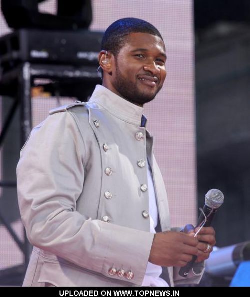 Usher at Usher Performs on ABC's "Good Morning America" at Bryant Park in New York on May 30, 2008 Usher at Usher Performs on ABC's "Good Morning America" at Bryant Park in New York on May 30, 2008