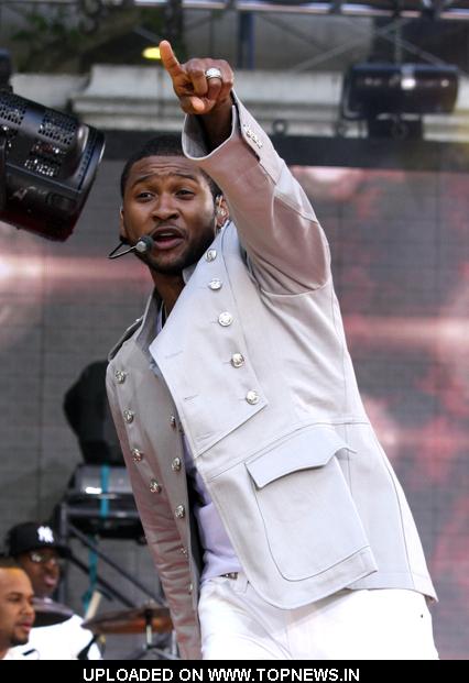 Usher at Usher Performs on ABC's "Good Morning America" at Bryant Park in New York on May 30, 2008 Usher at Usher Performs on ABC's "Good Morning America" at Bryant Park in New York on May 30, 2008