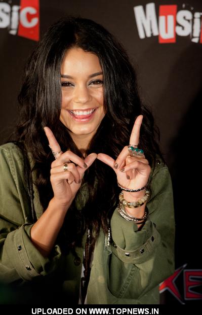 Vanessa Hudgens Concert