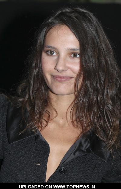 Virginie Ledoyen at Paris Fashion Week - Ready-To-Wear - Autumn/Winter 2009 - Chanel - Runway
