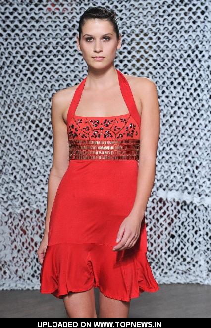 Christophe Guillarmé’s spring-summer 2013 collection "Muse" Model on the Ramp Christophe Guillarmé’s spring-summer 2013 collection "Muse" Model on the Ramp