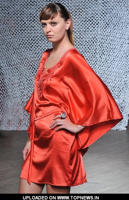 Christophe Guillarmé’s spring-summer 2013 collection "Muse" Model on the Ramp Christophe Guillarmé’s spring-summer 2013 collection "Muse" Model on the Ramp