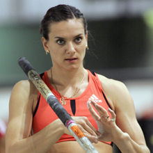 Isinbayeva reduced to ordinary human as Rogowska wins