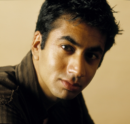 Indian-origin stars Kal Penn, Aasif Mandvi, Pooja Kumar hit Hollywood gold