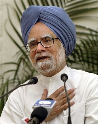 Decision to attack Advani was a conscious choice: Manmohan Singh