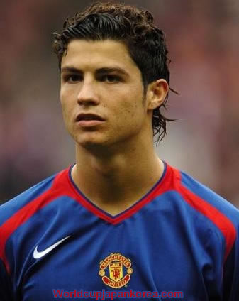 Ronaldo Long Hair on Cristiano Ronaldo Mullet Hairstyle
