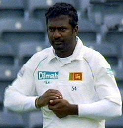 http://www.topnews.in/files/muralitharan2356.jpg