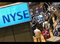 US stocks gain as surprising earnings overshadow GDP report 