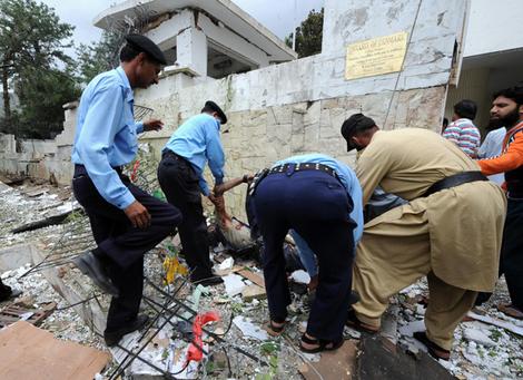 More than a dozen killed in attack on Pakistani mosque 