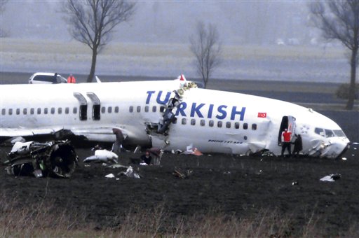 Nine killed as Turkish plane crashes at Amsterdam