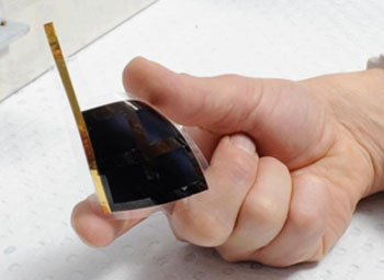 Cheap, green power promised by platinum-free cell